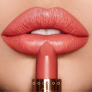 Charlotte Tilbury Coral Kiss Lipstick
